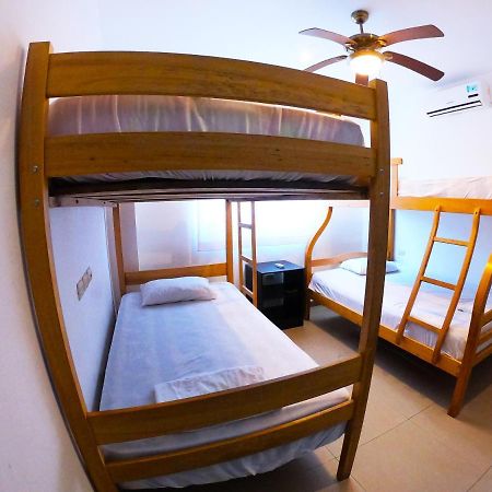 Kiwi Suites Hostel Montañita Esterno foto