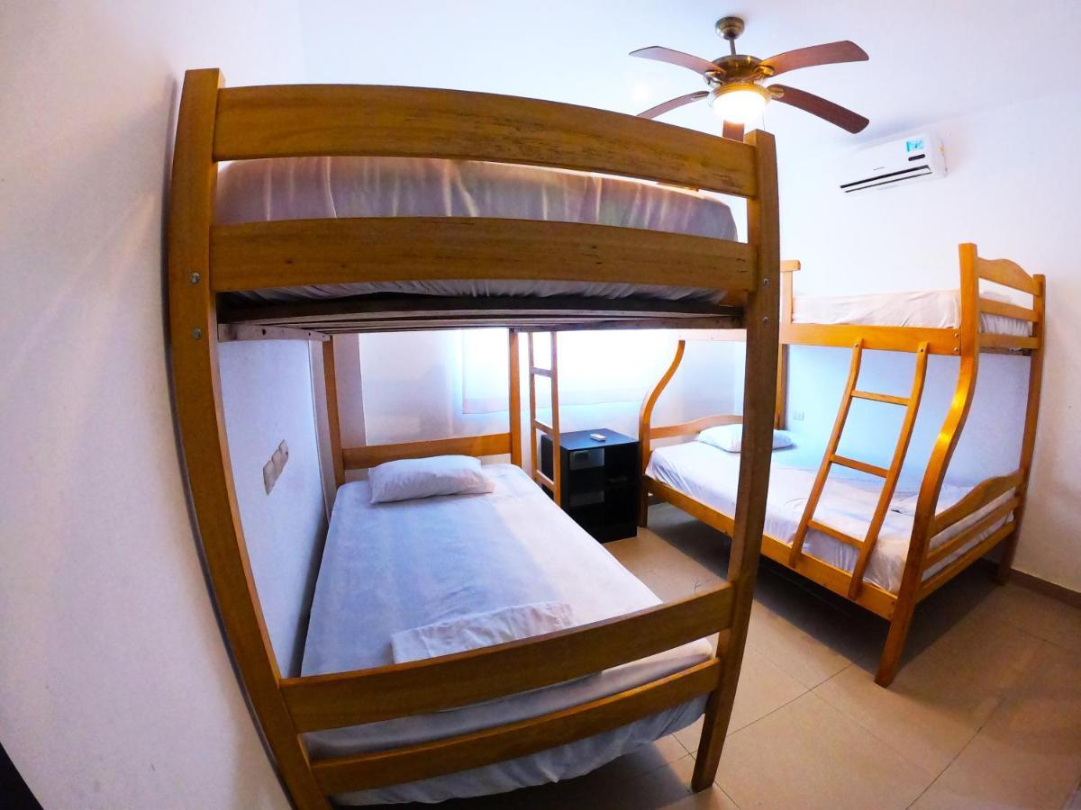 Kiwi Suites Hostel Montañita Esterno foto