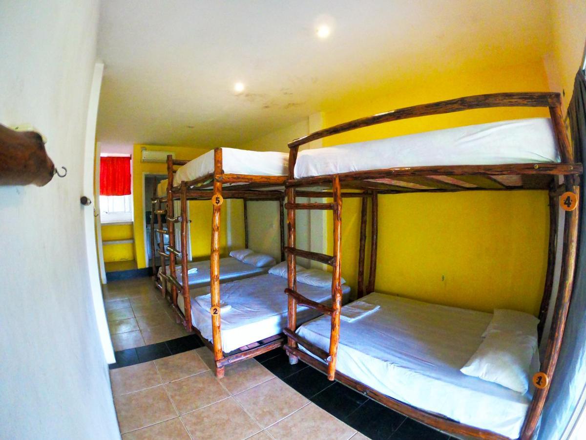 Kiwi Suites Hostel Montañita Esterno foto