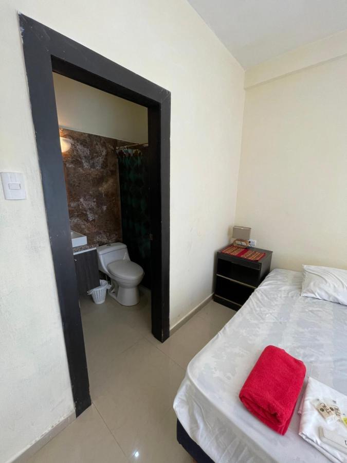 Kiwi Suites Hostel Montañita Esterno foto