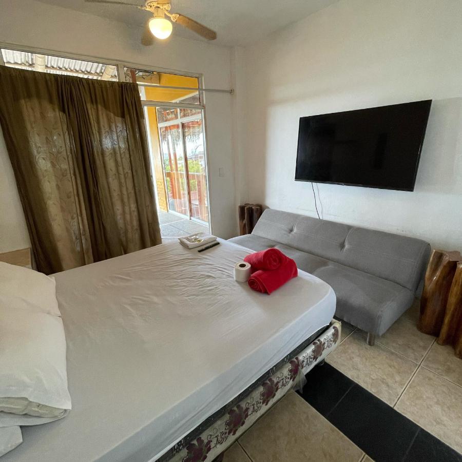 Kiwi Suites Hostel Montañita Esterno foto