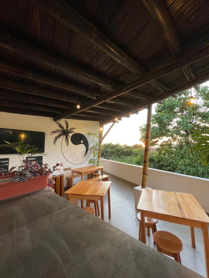 Kiwi Suites Hostel Montañita Esterno foto